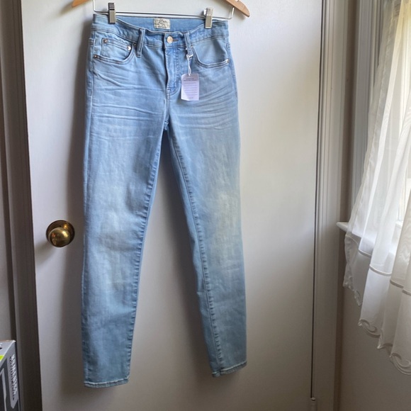 Crew New NWT 8” Rise Toothpick Jeans 27” waist Light Wash
